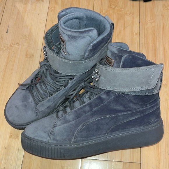 Puma High Tops - Picture 1 of 4